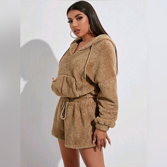 Hooded Teddy Lounge Set - Picture 5 of 8